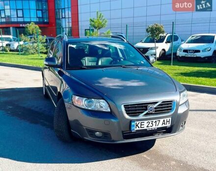 Серый Вольво В50, объемом двигателя 1.6 л и пробегом 270 тыс. км за 7200 $, фото 1 на Automoto.ua