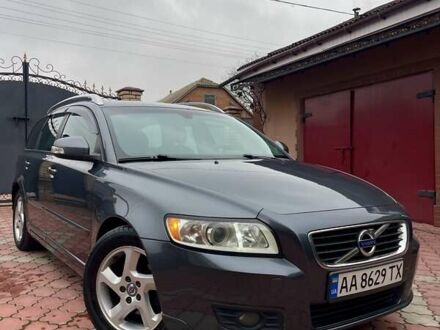 Серый Вольво В50, объемом двигателя 1.6 л и пробегом 219 тыс. км за 6650 $, фото 1 на Automoto.ua