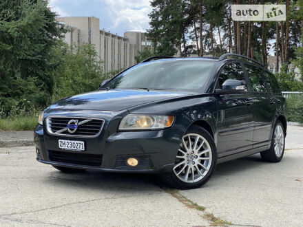 Сірий Вольво V50, об'ємом двигуна 2 л та пробігом 270 тис. км за 8200 $, фото 1 на Automoto.ua