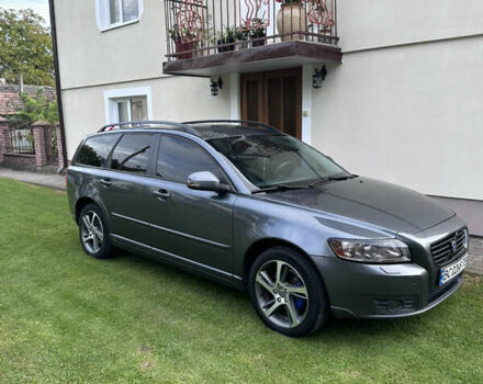 Вольво В50 2010 в Львове на Automoto.ua Серый Вольво В50, объемом двигателя 1.6 л и пробегом 276 тыс. км за 6750 $, фото 1 на Automoto.ua