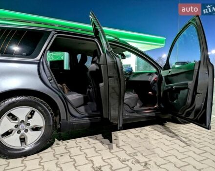 Сірий Вольво V50, об'ємом двигуна 1.56 л та пробігом 249 тис. км за 7400 $, фото 1 на Automoto.ua