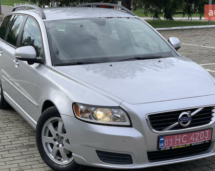 Серый Вольво В50, объемом двигателя 1.6 л и пробегом 263 тыс. км за 6900 $, фото 1 на Automoto.ua