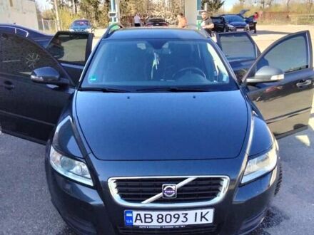 Серый Вольво В50, объемом двигателя 1.56 л и пробегом 280 тыс. км за 7800 $, фото 1 на Automoto.ua