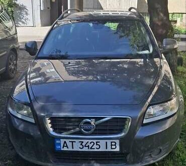 Вольво V50 2010 у Коломые на Automoto.ua Сірий Вольво V50, об'ємом двигуна 1.56 л та пробігом 200 тис. км за 7200 $, фото 1 на Automoto.ua