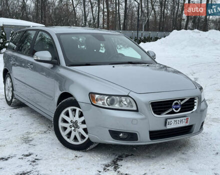 Серый Вольво В50, объемом двигателя 2 л и пробегом 197 тыс. км за 9950 $, фото 1 на Automoto.ua