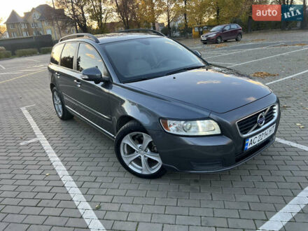 Вольво В50 2010 в Луцке на Automoto.ua Серый Вольво В50, объемом двигателя 1.6 л и пробегом 280 тыс. км за 8600 $, фото 1 на Automoto.ua
