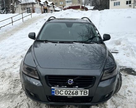 Серый Вольво В50, объемом двигателя 1.6 л и пробегом 278 тыс. км за 7300 $, фото 1 на Automoto.ua