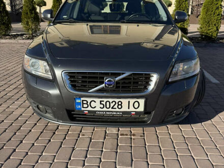 Вольво V50 2010 у Рава-Руська на Automoto.ua Сірий Вольво V50, об'ємом двигуна 1.6 л та пробігом 292 тис. км за 5999 $, фото 1 на Automoto.ua