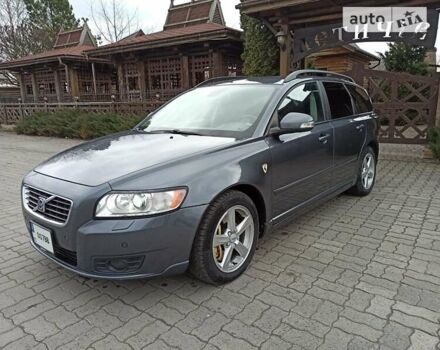 Сірий Вольво V50, об'ємом двигуна 2 л та пробігом 187 тис. км за 8599 $, фото 1 на Automoto.ua