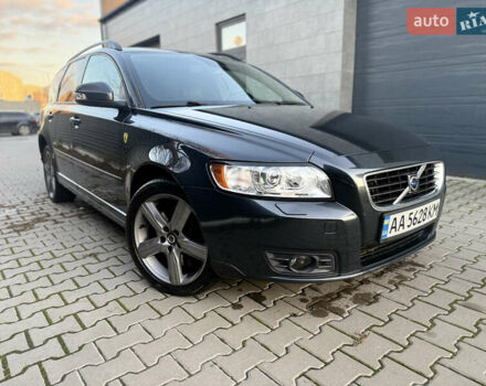 Сірий Вольво V50, об'ємом двигуна 2.4 л та пробігом 270 тис. км за 8300 $, фото 1 на Automoto.ua