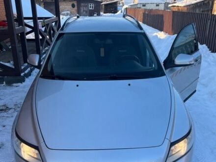 Серый Вольво В50, объемом двигателя 1.56 л и пробегом 273 тыс. км за 7200 $, фото 1 на Automoto.ua