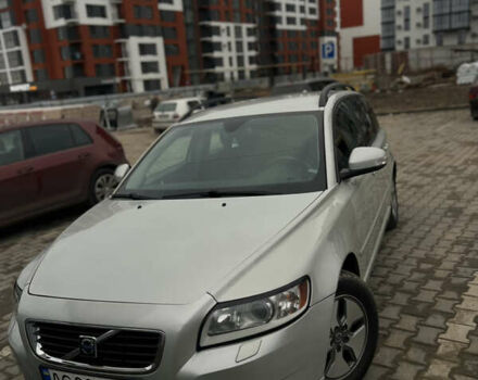 Серый Вольво В50, объемом двигателя 1.56 л и пробегом 280 тыс. км за 6500 $, фото 1 на Automoto.ua