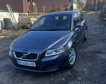 Серый Вольво В50, объемом двигателя 1.6 л и пробегом 287 тыс. км за 7300 $, фото 1 на Automoto.ua