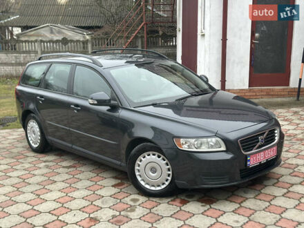 Вольво V50 2010 у Рівному на Automoto.ua Сірий Вольво V50, об'ємом двигуна 1.6 л та пробігом 261 тис. км за 6750 $, фото 1 на Automoto.ua