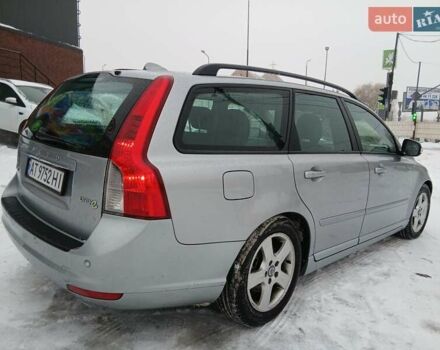 Сірий Вольво V50, об'ємом двигуна 1.56 л та пробігом 215 тис. км за 7500 $, фото 1 на Automoto.ua