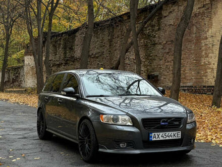 Серый Вольво В50, объемом двигателя 1.98 л и пробегом 248 тыс. км за 11999 $, фото 1 на Automoto.ua