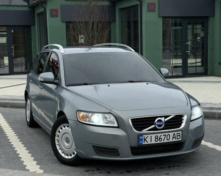 Сірий Вольво V50, об'ємом двигуна 1.56 л та пробігом 236 тис. км за 7300 $, фото 1 на Automoto.ua
