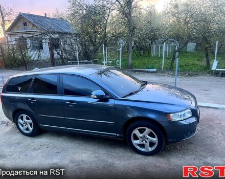 Серый Вольво В50, объемом двигателя 1.6 л и пробегом 265 тыс. км за 7600 $, фото 1 на Automoto.ua