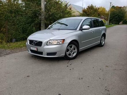 Сірий Вольво V50, об'ємом двигуна 1.6 л та пробігом 200 тис. км за 7800 $, фото 1 на Automoto.ua