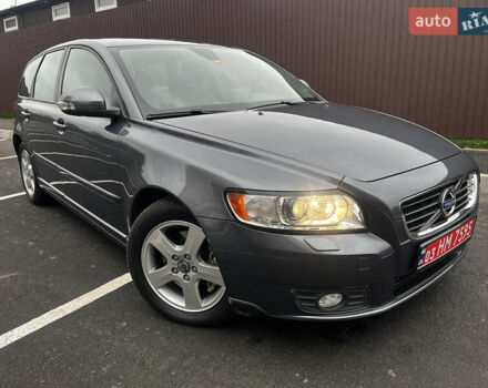 Сірий Вольво V50, об'ємом двигуна 2 л та пробігом 206 тис. км за 9200 $, фото 1 на Automoto.ua