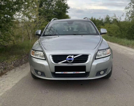 Сірий Вольво V50, об'ємом двигуна 1.56 л та пробігом 290 тис. км за 7500 $, фото 1 на Automoto.ua