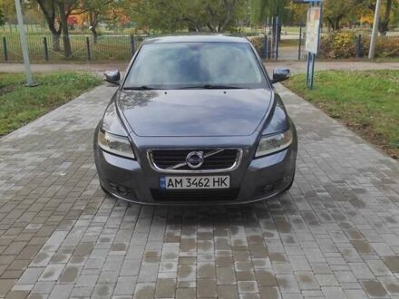 Вольво V50 2011 у Житомирі на Automoto.ua Сірий Вольво V50, об'ємом двигуна 1.56 л та пробігом 222 тис. км за 7850 $, фото 1 на Automoto.ua