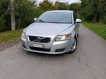 Сірий Вольво V50, об'ємом двигуна 1.6 л та пробігом 200 тис. км за 8200 $, фото 1 на Automoto.ua