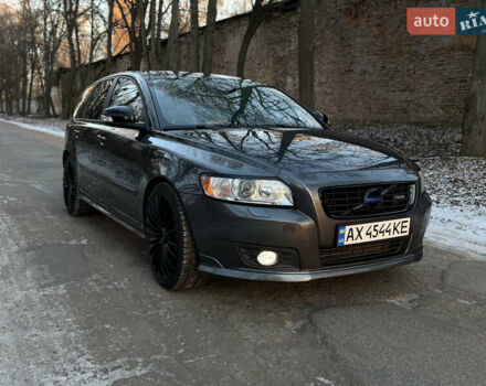 Серый Вольво В50, объемом двигателя 1.98 л и пробегом 248 тыс. км за 11200 $, фото 1 на Automoto.ua