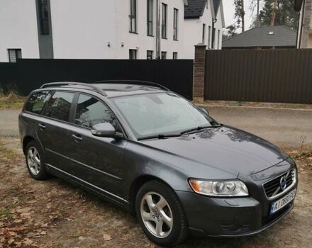 Серый Вольво В50, объемом двигателя 2 л и пробегом 240 тыс. км за 9600 $, фото 1 на Automoto.ua