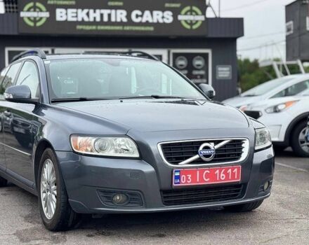Серый Вольво В50, объемом двигателя 1.6 л и пробегом 249 тыс. км за 7900 $, фото 1 на Automoto.ua