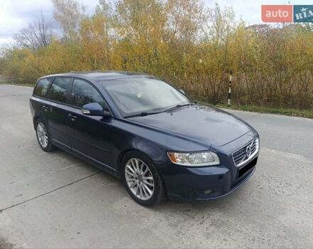 Серый Вольво В50, объемом двигателя 1.6 л и пробегом 296 тыс. км за 7100 $, фото 1 на Automoto.ua