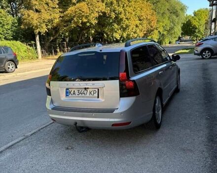 Сірий Вольво V50, об'ємом двигуна 1.56 л та пробігом 282 тис. км за 6500 $, фото 1 на Automoto.ua