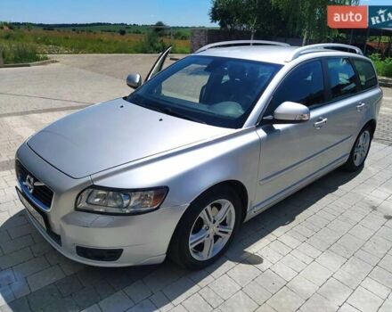Серый Вольво В50, объемом двигателя 1.56 л и пробегом 248 тыс. км за 7800 $, фото 1 на Automoto.ua