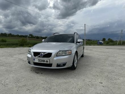 Вольво V50 2011 у Чернівцях на Automoto.ua Сірий Вольво V50, об'ємом двигуна 1.6 л та пробігом 243 тис. км за 8800 $, фото 1 на Automoto.ua