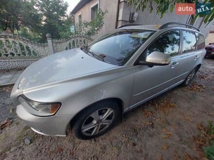 Вольво V50 2011 у Дубно на Automoto.ua Сірий Вольво V50, об'ємом двигуна 1.6 л та пробігом 235 тис. км за 8100 $, фото 1 на Automoto.ua