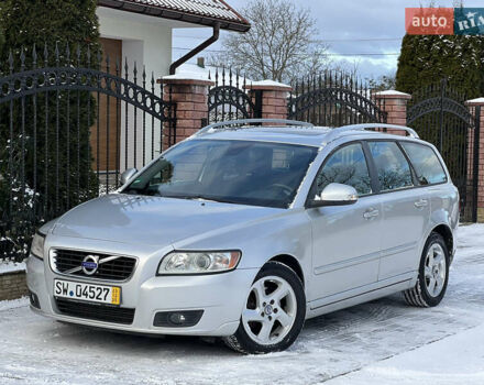 Серый Вольво В50, объемом двигателя 1.6 л и пробегом 240 тыс. км за 8000 $, фото 1 на Automoto.ua