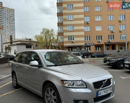 Сірий Вольво V50, об'ємом двигуна 1.56 л та пробігом 280 тис. км за 5600 $, фото 1 на Automoto.ua