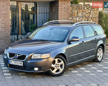 Серый Вольво В50, объемом двигателя 1.6 л и пробегом 215 тыс. км за 7499 $, фото 1 на Automoto.ua