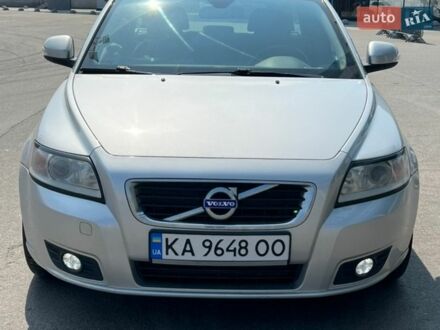 Серый Вольво В50, объемом двигателя 1.56 л и пробегом 271 тыс. км за 8600 $, фото 1 на Automoto.ua
