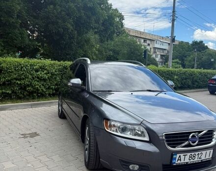 Сірий Вольво V50, об'ємом двигуна 1.56 л та пробігом 231 тис. км за 7999 $, фото 1 на Automoto.ua
