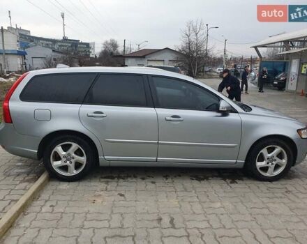 Серый Вольво В50, объемом двигателя 1.56 л и пробегом 331 тыс. км за 7600 $, фото 1 на Automoto.ua