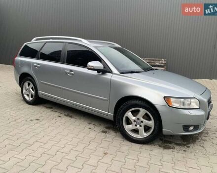 Серый Вольво В50, объемом двигателя 1.6 л и пробегом 244 тыс. км за 8600 $, фото 1 на Automoto.ua