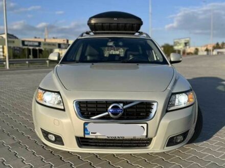 Вольво В50 2012 в Киеве на Automoto.ua Серый Вольво В50, объемом двигателя 1.6 л и пробегом 229 тыс. км за 8300 $, фото 1 на Automoto.ua