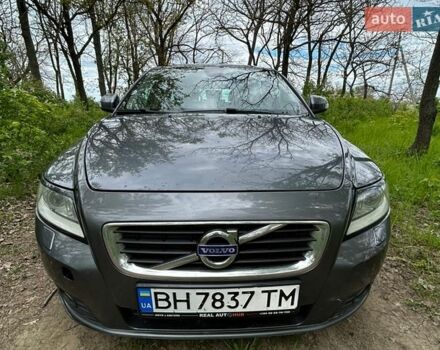 Серый Вольво В50, объемом двигателя 1.6 л и пробегом 260 тыс. км за 6900 $, фото 1 на Automoto.ua