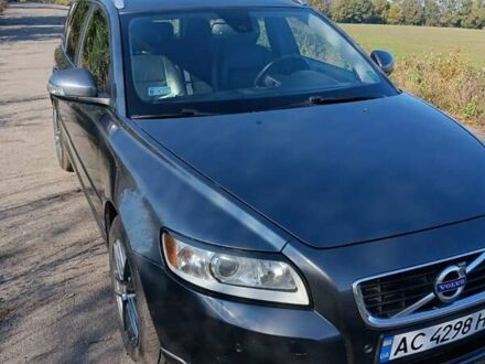 Серый Вольво В50, объемом двигателя 1.56 л и пробегом 350 тыс. км за 7200 $, фото 1 на Automoto.ua