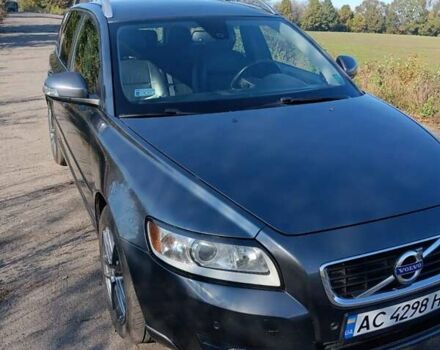Серый Вольво В50, объемом двигателя 1.56 л и пробегом 350 тыс. км за 7200 $, фото 1 на Automoto.ua