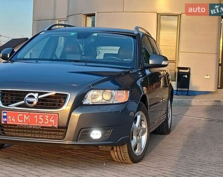 Сірий Вольво V50, об'ємом двигуна 1.6 л та пробігом 225 тис. км за 8650 $, фото 1 на Automoto.ua