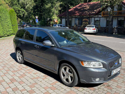 Серый Вольво В50, объемом двигателя 1.6 л и пробегом 245 тыс. км за 8500 $, фото 1 на Automoto.ua