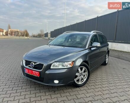 Серый Вольво В50, объемом двигателя 1.6 л и пробегом 240 тыс. км за 8799 $, фото 1 на Automoto.ua