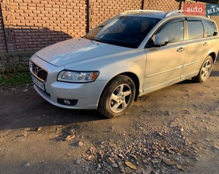 Серый Вольво В50, объемом двигателя 1.56 л и пробегом 220 тыс. км за 8600 $, фото 1 на Automoto.ua